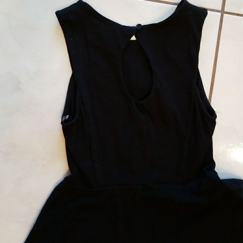 Dress - Picture 4 of 4